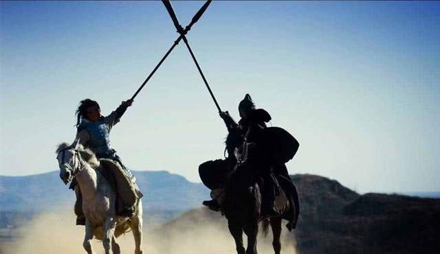 古代打仗时,双方武将出城迎战单挑,为何不直接用箭将其射死?