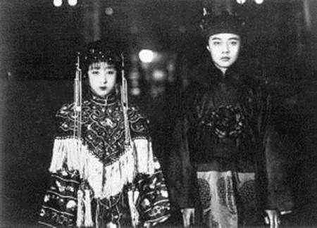张作霖被日本人炸死后，他貌美的6个女儿结局如何？