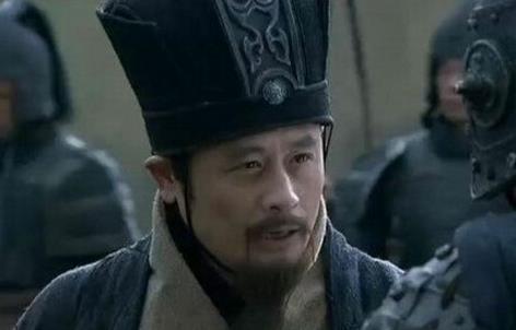 曹操杀人不见血,杀手下一大臣时,送了一个空饭盒,大臣便自杀了