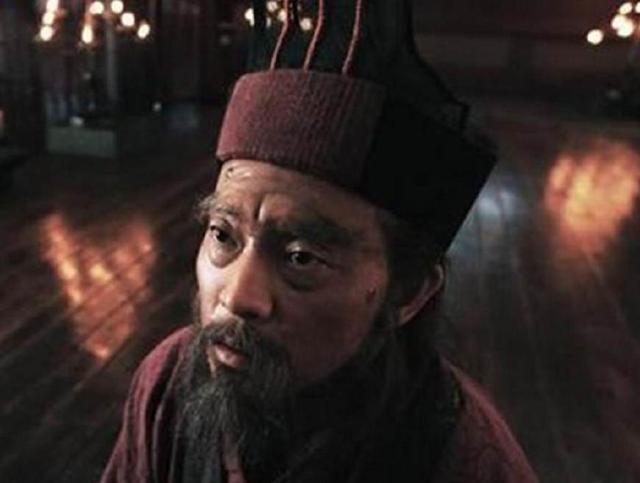 此人父亲仅五尺高,他却高达八尺!还娶了147房老婆,堪比帝王!