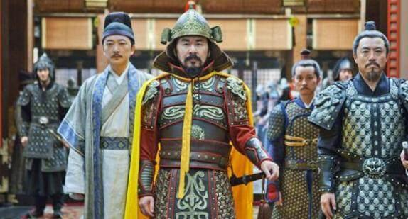 将军被逼谋反,却担心士兵不跟他,谋士:给士兵说皇帝要杀他们