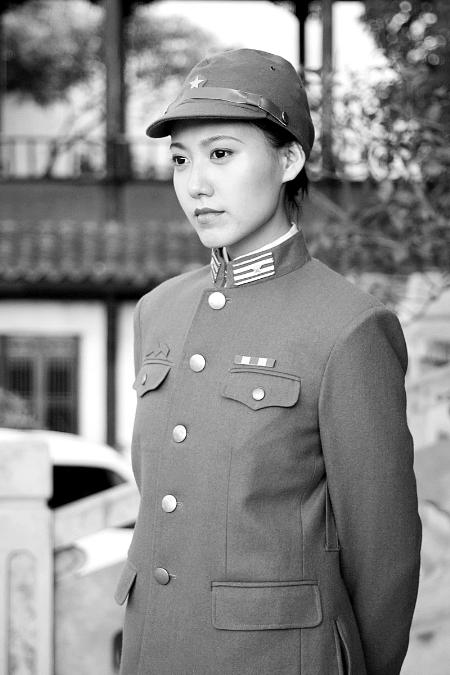 受美女间谍蛊惑的小秘书居然影响了抗日进程,成了大汉奸