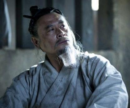 曹操杀人不见血,杀手下一大臣时,送了一个空饭盒,大臣便自杀了