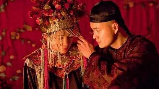 古代男人脑洞大开，为解决生理需要设计一房间，让人叹为观止
