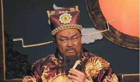 为什么包青天的额头上,长了一个月牙?