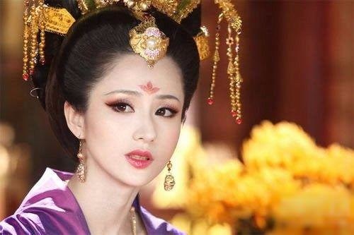 嬴政的母亲_嬴政父亲_芈月是秦始皇什么人