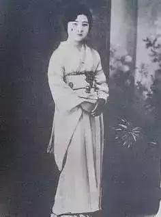 二战时期,日本女人到底有多疯狂?她们做的恶比男兵还多