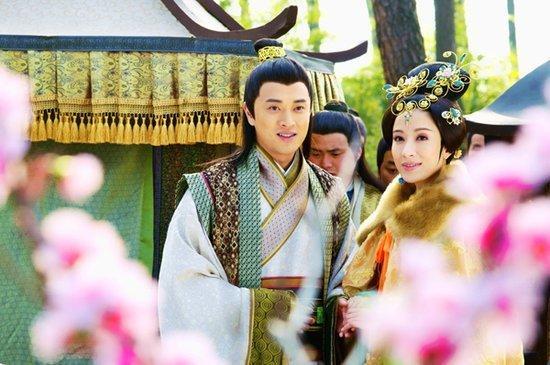 皇后吃醋杖责了宫女,没想到皇上出现后,让皇后后悔了